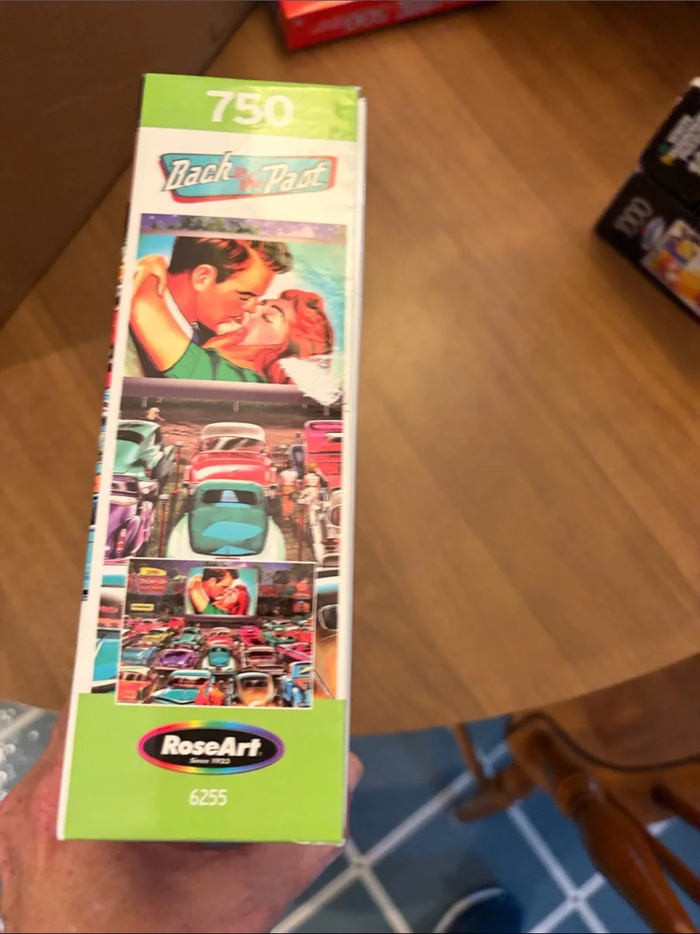 750-Piece Puzzle Back to the Past- Colorful Cars